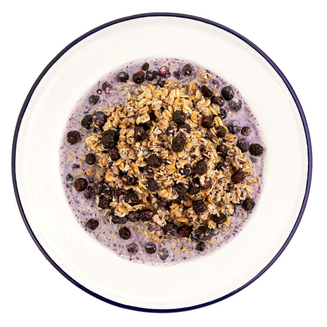 GRANOLA WITH MILK BLUEBERRIES